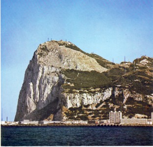 Archivo:Gibraltar desde Algeciras.jpg