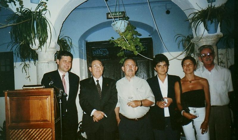 Archivo:Fiambreras 2000-2.jpg